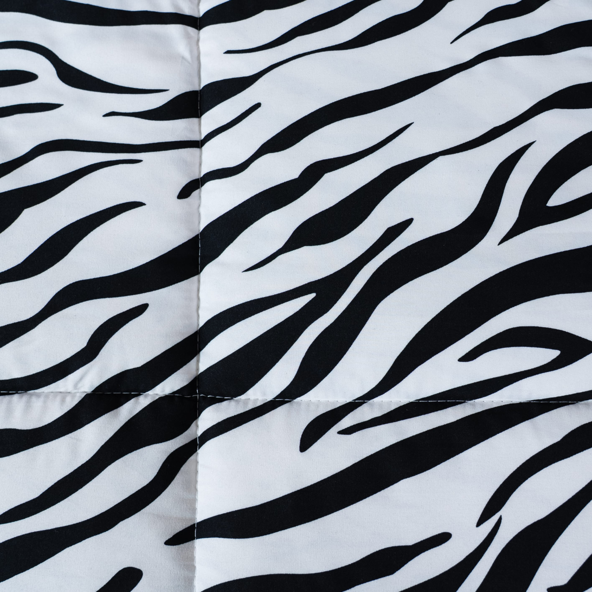 Zelesta Comfort Design 4-Season Duvet - Zebra Skin image