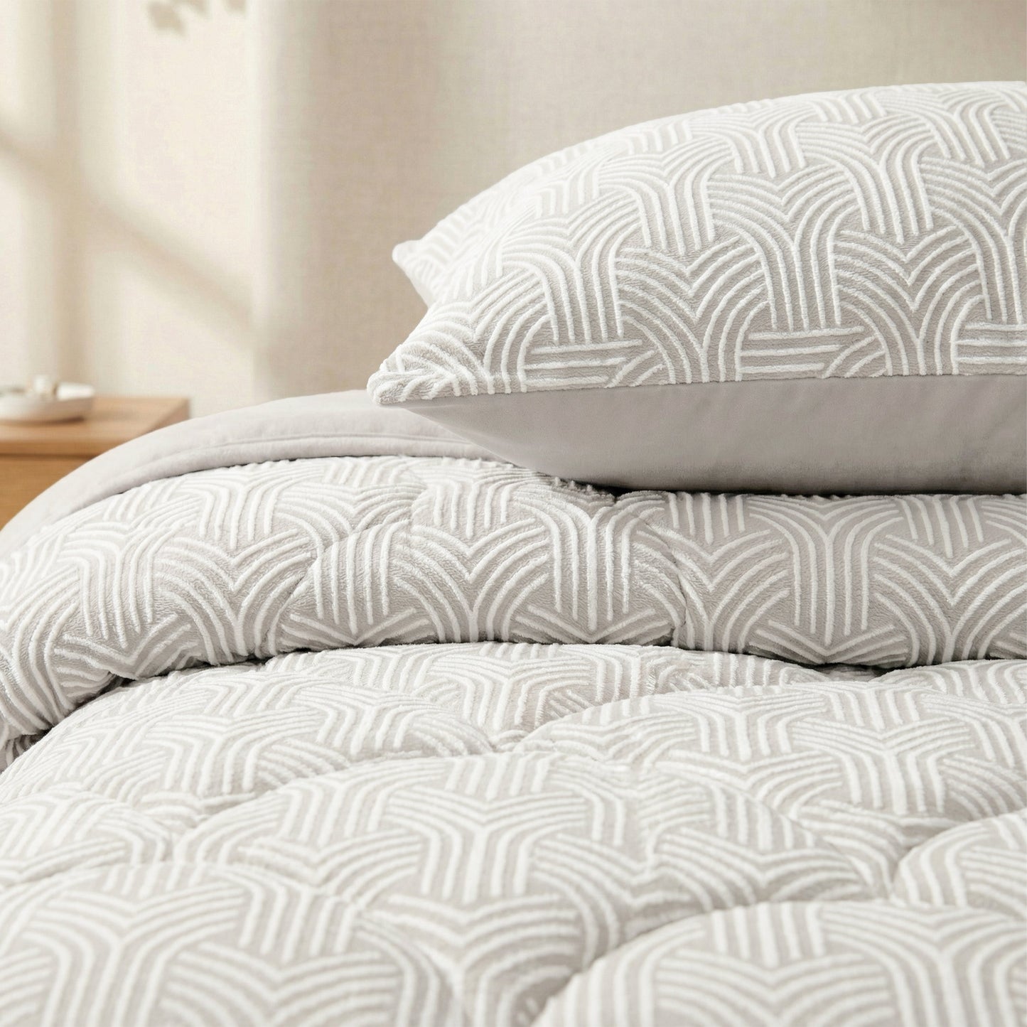 Zelesta Special Flannel Luxe Duvet - Cream
