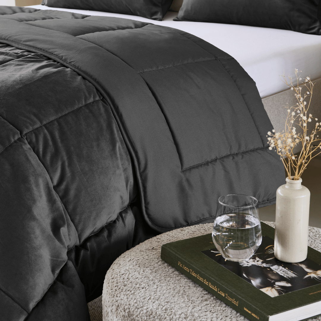 Zelesta Special Velvet Duvet in Anthracite, product view