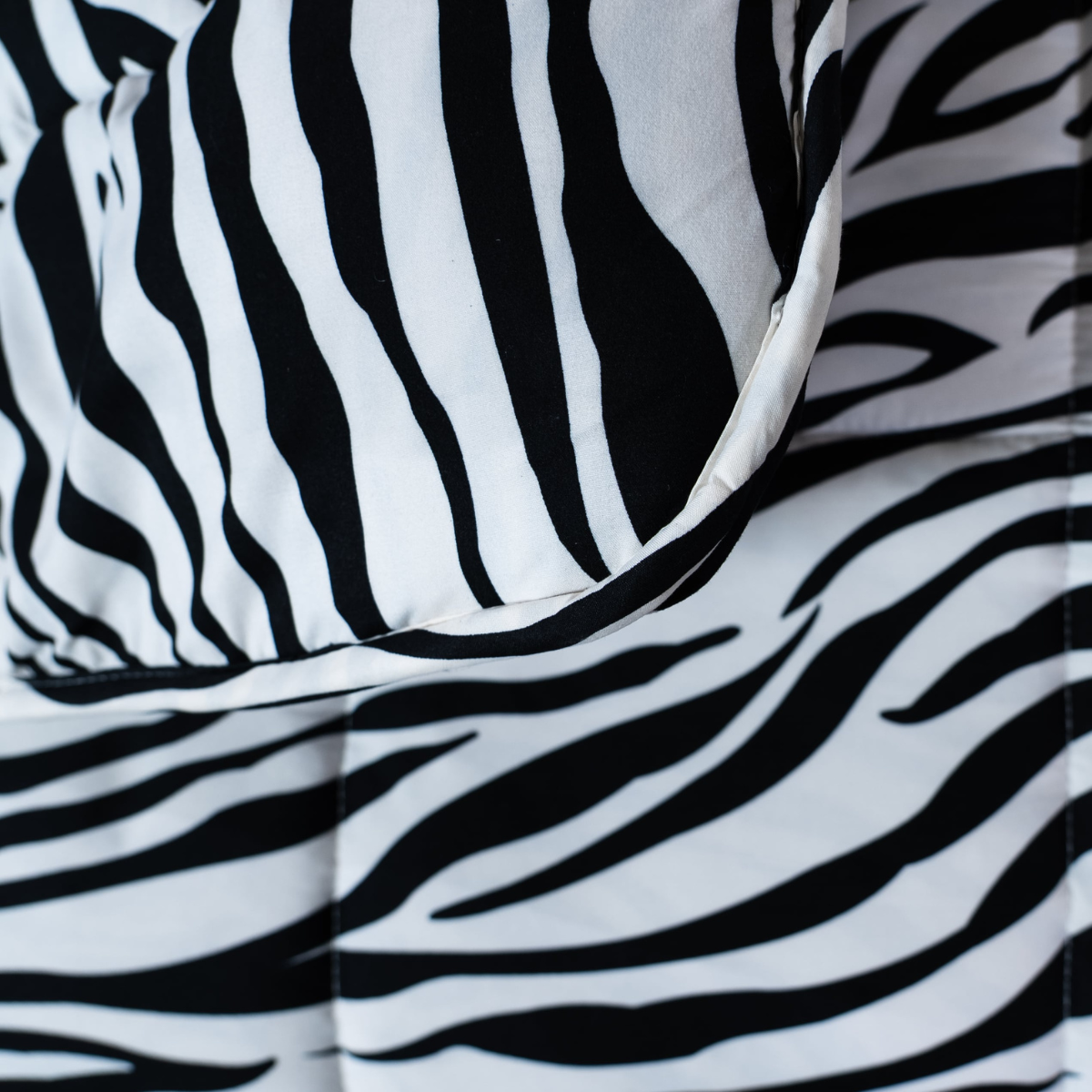 Zelesta Comfort Design 4-Season Duvet - Zebra Skin image