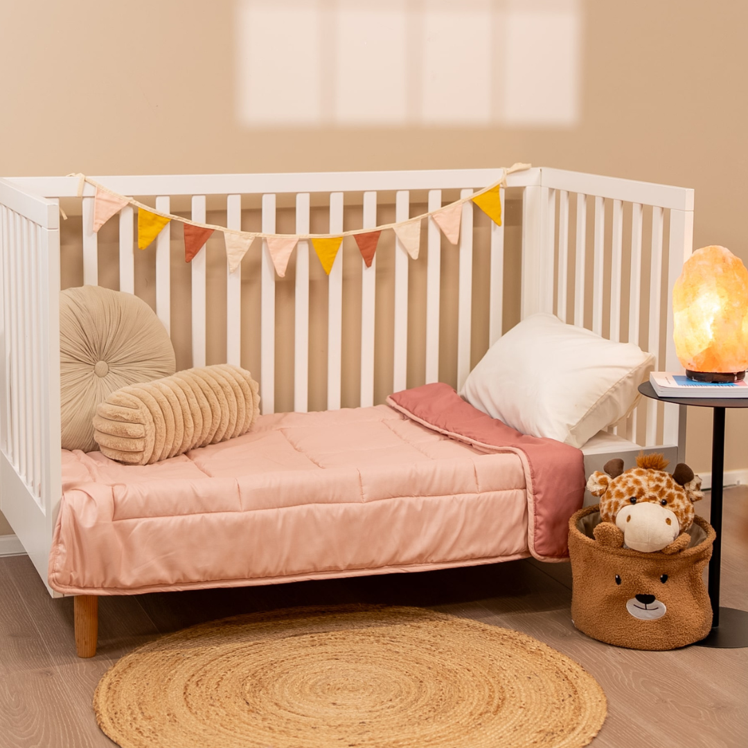 Zelesta Comfort Kids Duvet - Peach Pink & Dusty Pink, lifestyle photo in a children's bedroom