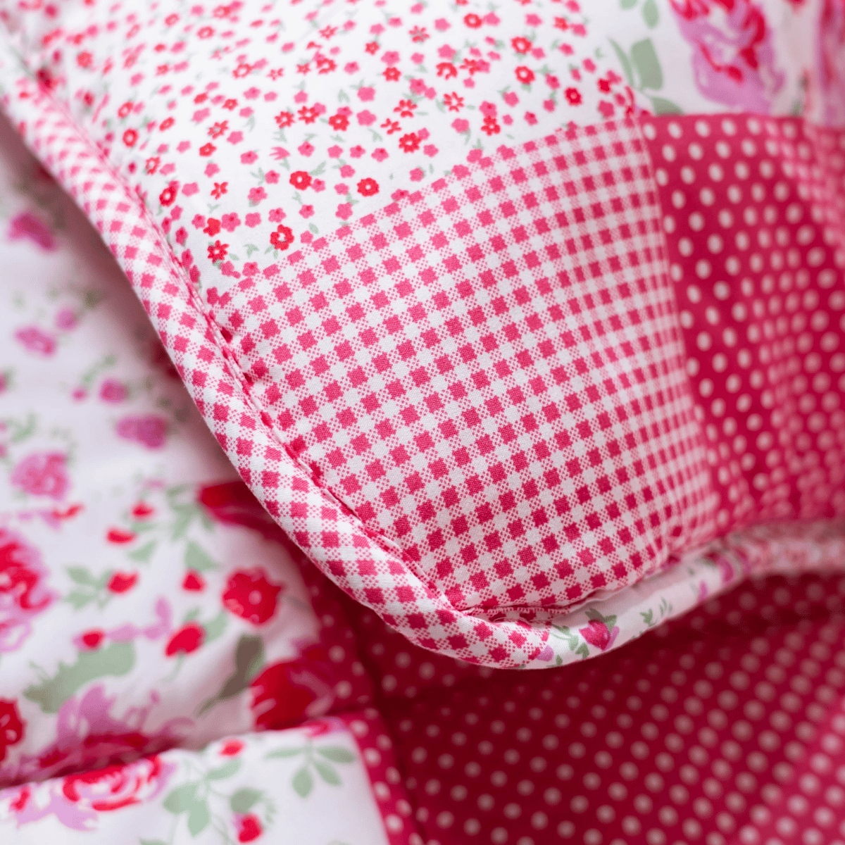 Zelesta Comfort Design 4-Season Duvet - Patchwork Pink image