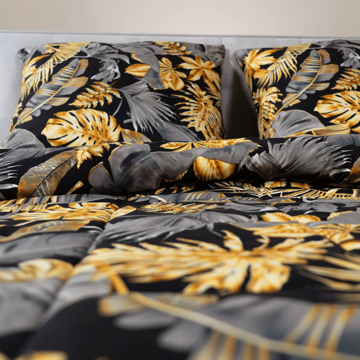 Zelesta Comfort Design 4-Season Duvet - Golden Leaves image