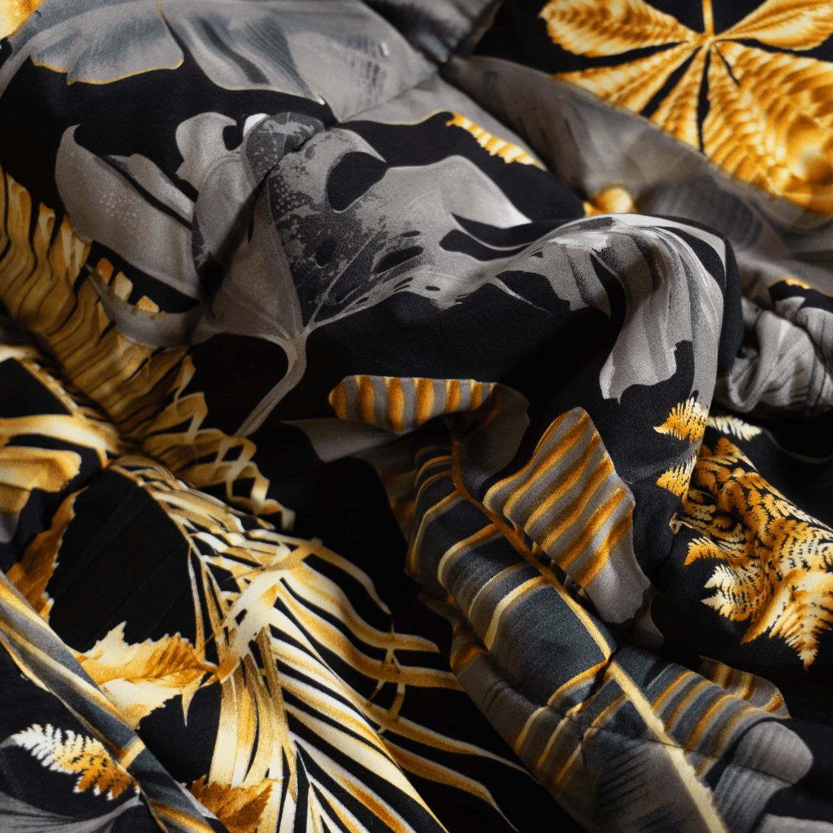 Zelesta Comfort Design 4-Season Duvet - Golden Leaves image