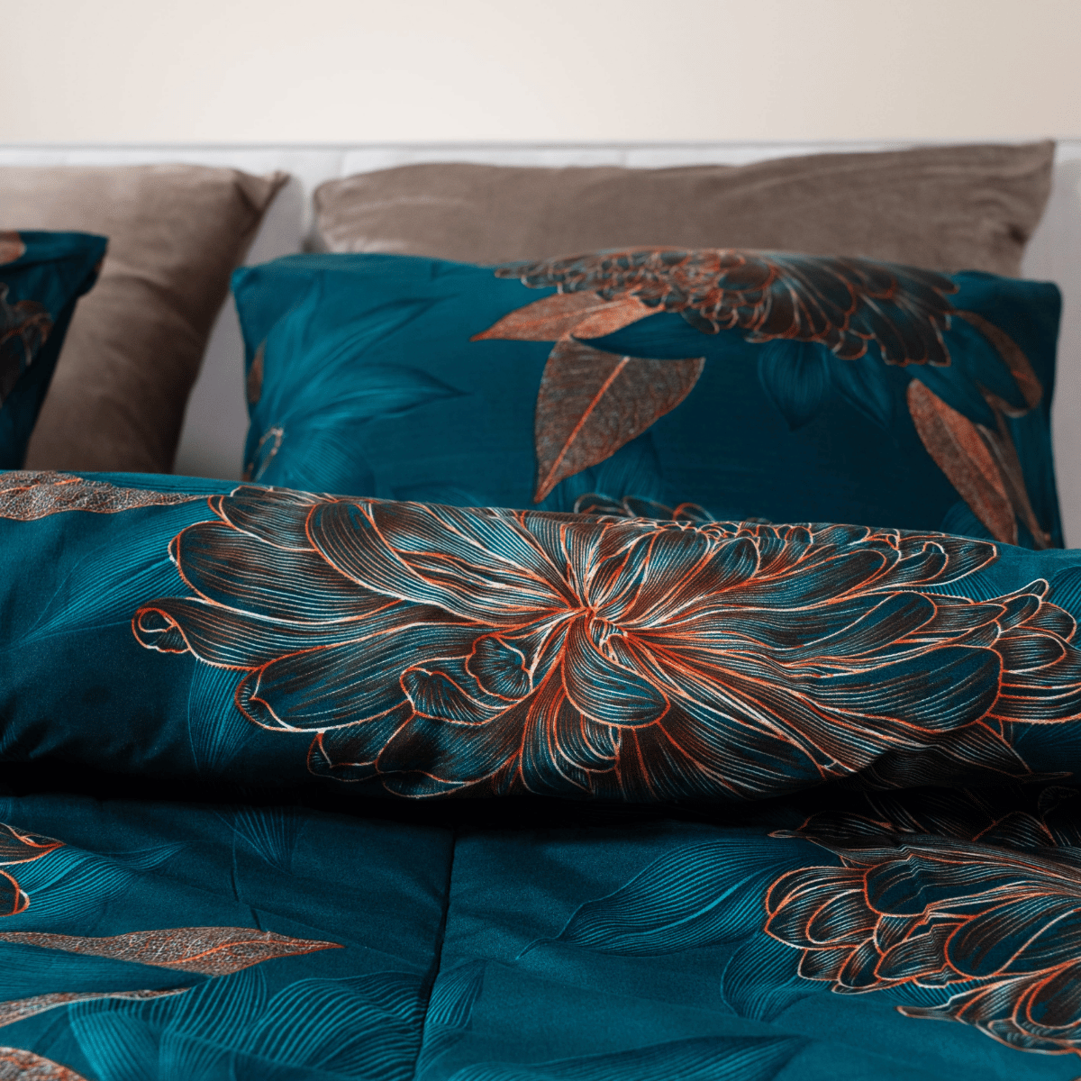Zelesta Comfort Design 4-Season Duvet - Royal Flowers image