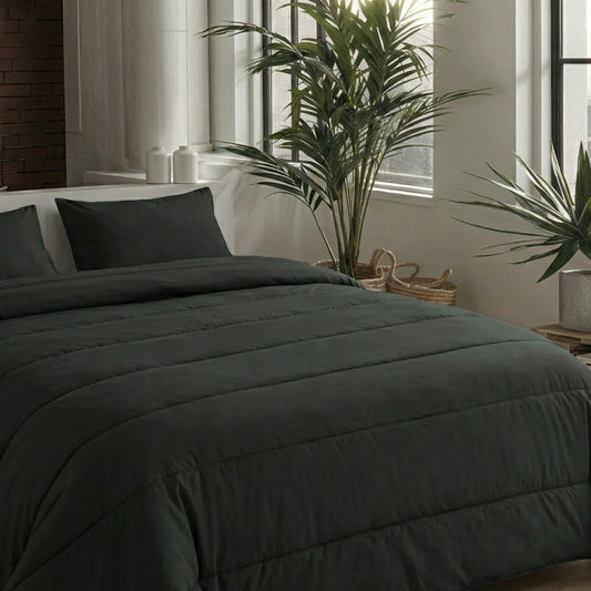 Close-up detail of the Zelesta Comfort Uni Duvet in Black, showing the smooth microfiber fabric texture