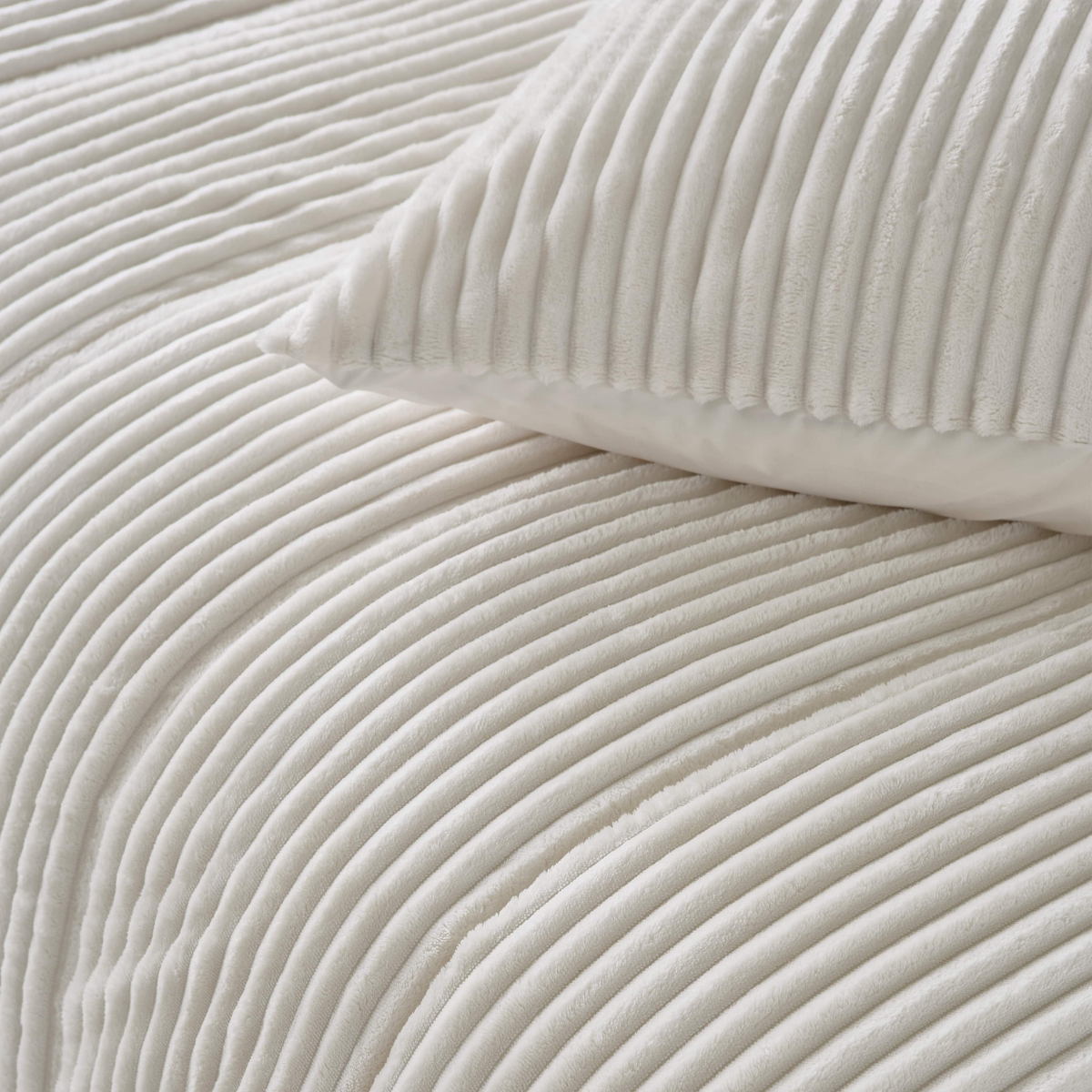 Zelesta Special Teddy Groove Duvet - Off-White
