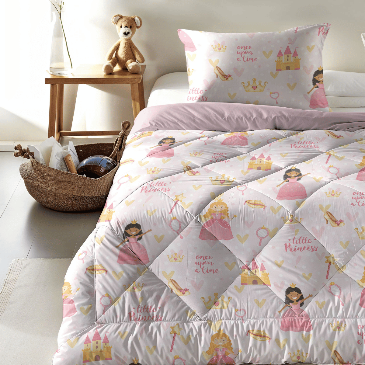 Zelesta Comfort Kids Duvet - Princess, lifestyle photo in a children's bedroom