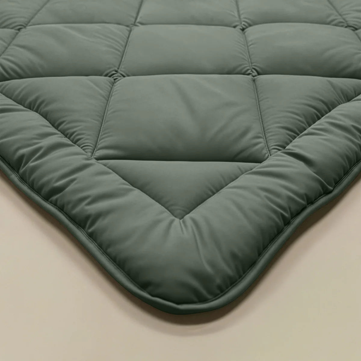 Zelesta Comfort Uni Diamond Duvet in Green on a neatly made bed