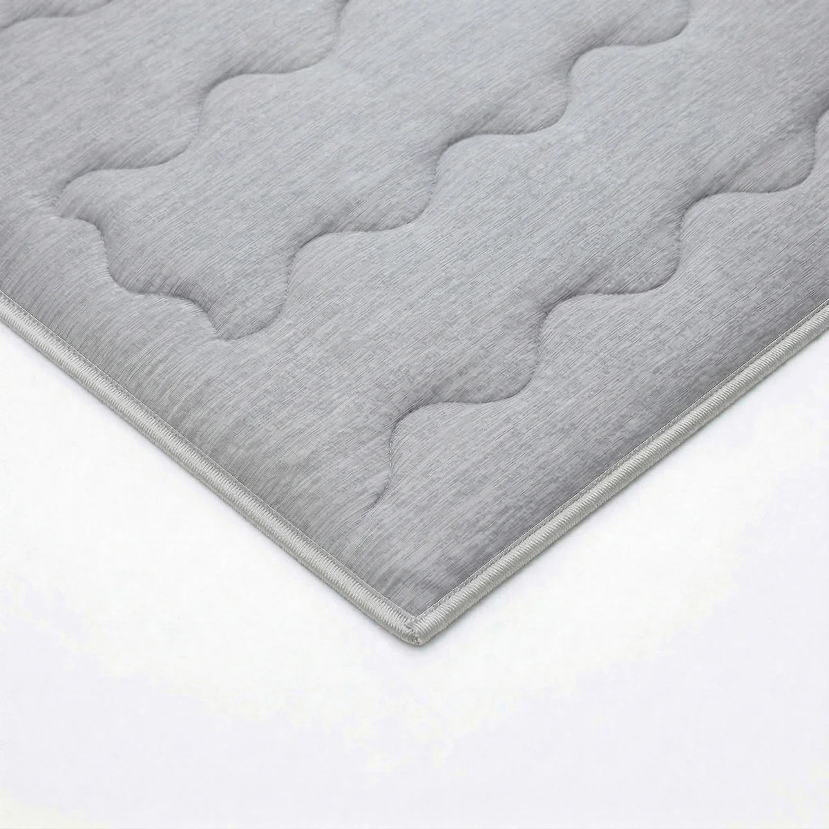 Close-up of the cooling blend fabric texture of the Zelesta Special Cooling Blend Summer Duvet in Warm Grey Linen
