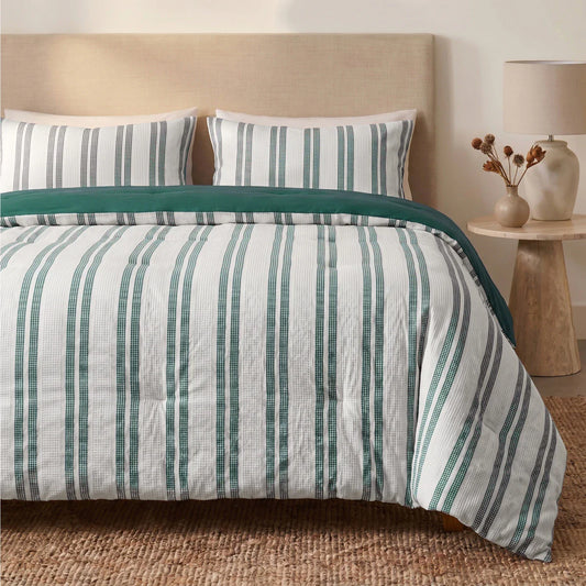 Angled lifestyle bedroom shot with the Zelesta Special Hampton Summer Duvet - Green