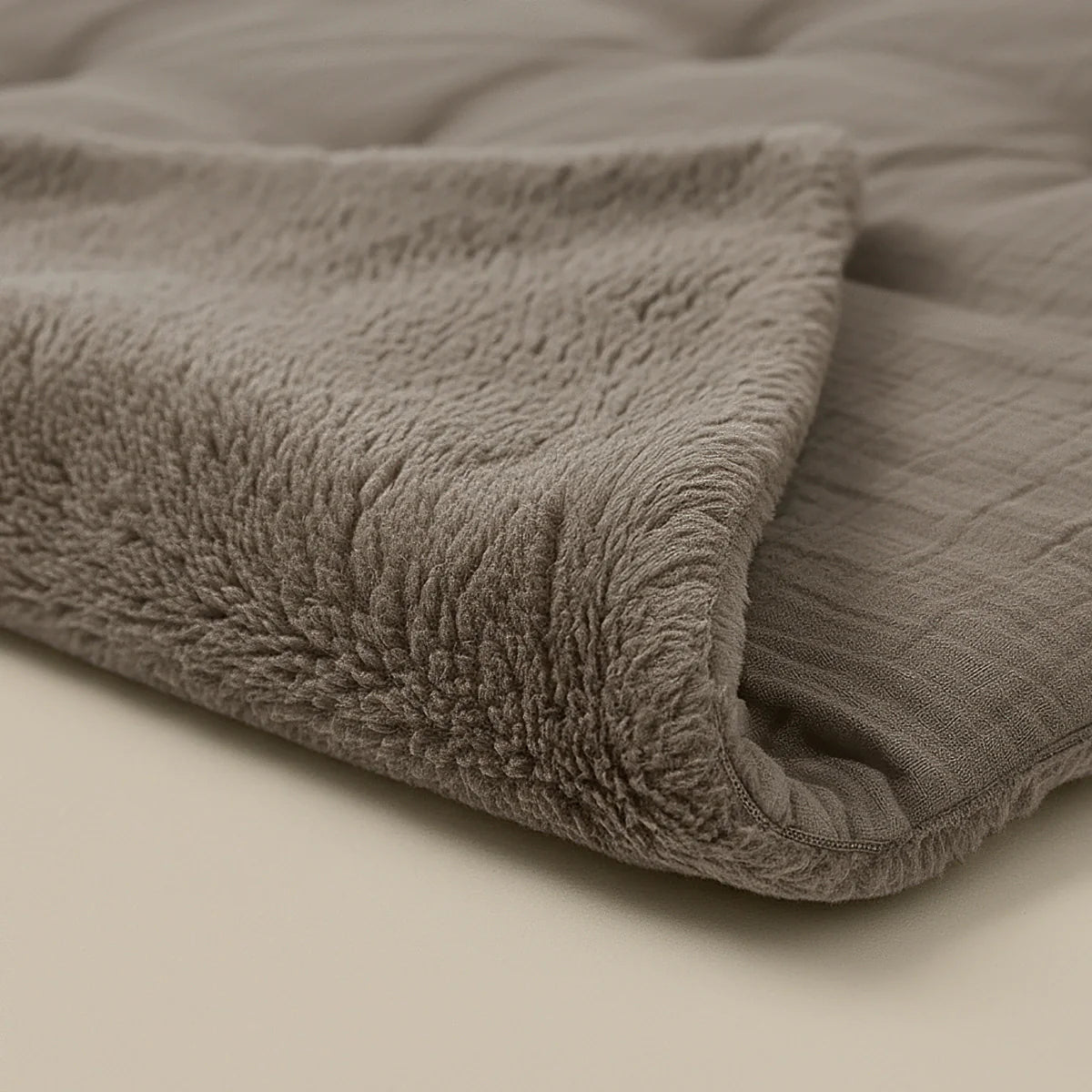 Macro close-up of the cotton muslin layer and soft teddy texture of the Zelesta Special Teddy Cotton Muslin Duvet